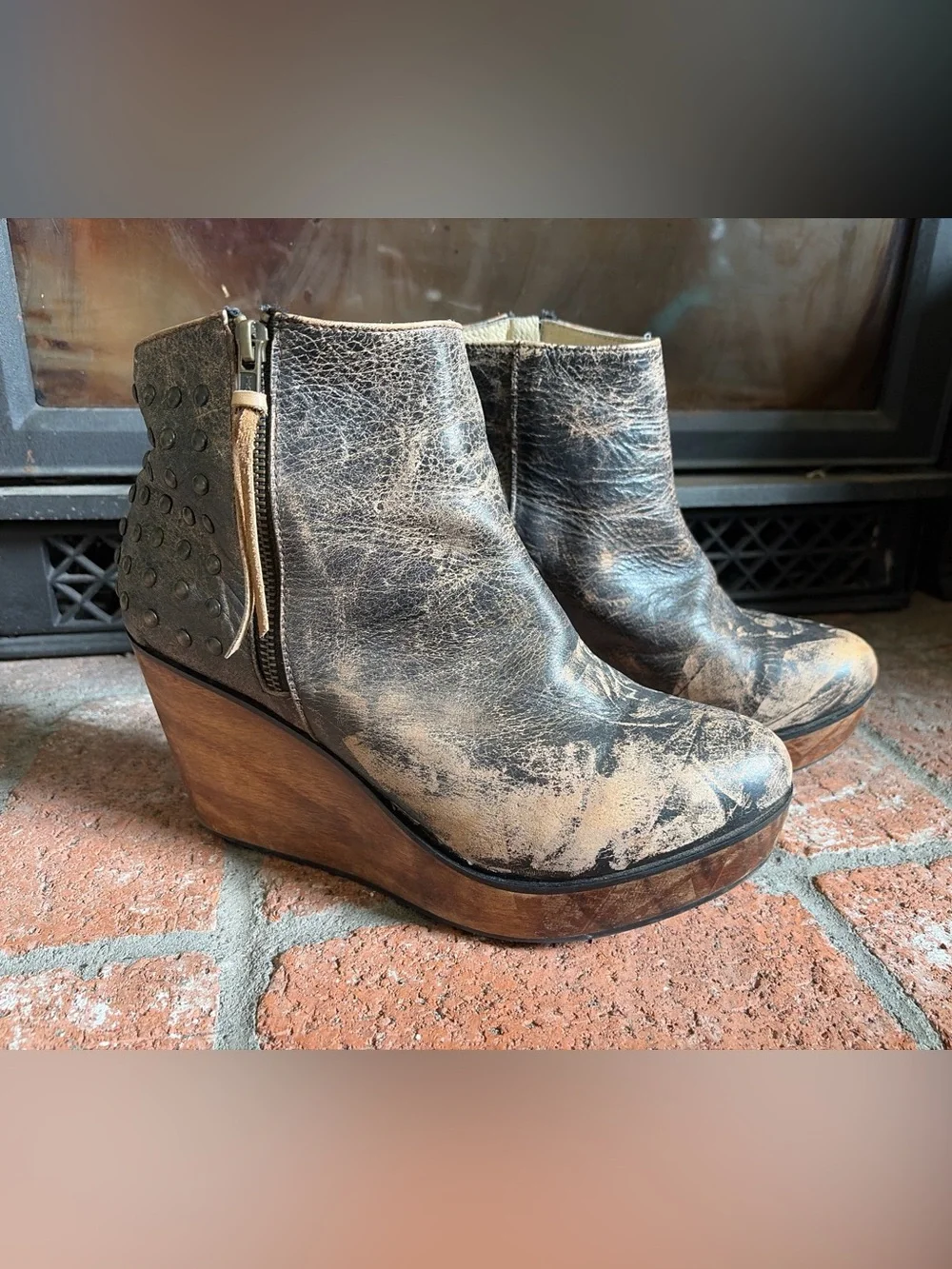 Bedstu Ghent wedge leather booties ankle boot studded side zip size 11